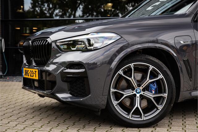 BMW X5 xDrive45e High Executive M-Sport , 4-wielsturing, Softclose, Skylounge, Dravitgrau,
