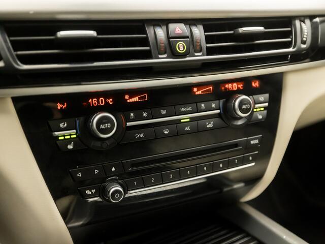 BMW X5 xDrive25d M Sport High Executive 232Pk Automaat (GROOT NAVI, M PAKKET, MEMORY SEATS, HEAD-UP DISPLAY, VIRTUAL COCKPIT, HARMAN/KARDON, SFEERVERLICHTING, STUUR/STOELVERWARMING, 360 CAMERA, GETINT GLAS, ADAPTIVE CRUISE, NIEUWST