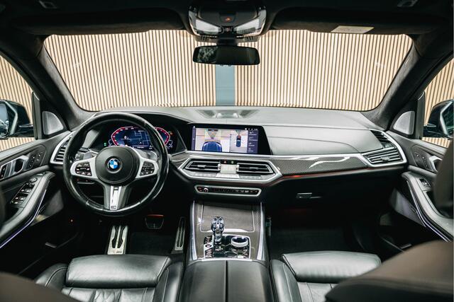 BMW X5 xDrive45e High Executive | Carbon | Pano | Head-Up | Luchtvering | Trekhaak | Stoelverwarming en verkoeling |