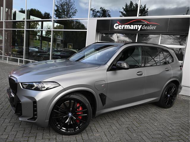 BMW X5 xDrive50e 489pk M-Sport Frozen Pure Grey Pano Zetels HUD 22-Inch H&K Softclose Lucht Tr.haak VOL!!!