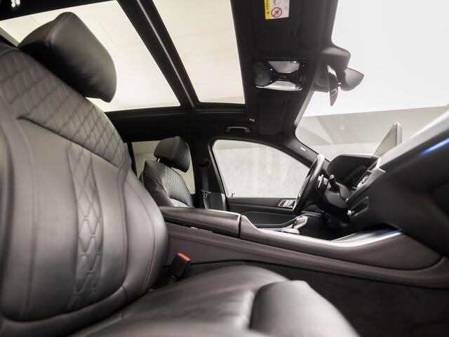 BMW X5 xDrive45e High Executive M Sport 395Pk Automaat (FULL OPTION, SKYLOUNGE PANORAMADAK, ALCANTARA HEMELBEKLEDING, M PAKKET, LUCHTVERING, APPLE CARPLAY, COMFORT ZETELS, LASER LED, ADAPTIVE CRUISE, HARMAN/KARDON, STUUR/STOELVERWA