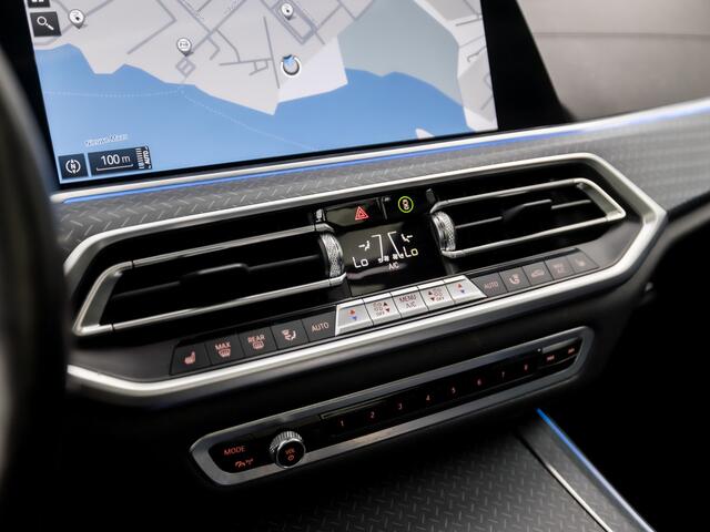 BMW X5 xDrive45e High Executive M Sport 395Pk Automaat (FULL OPTION, SKYLOUNGE PANORAMADAK, ALCANTARA HEMELBEKLEDING, M PAKKET, LUCHTVERING, APPLE CARPLAY, COMFORT ZETELS, LASER LED, ADAPTIVE CRUISE, HARMAN/KARDON, STUUR/STOELVERWA