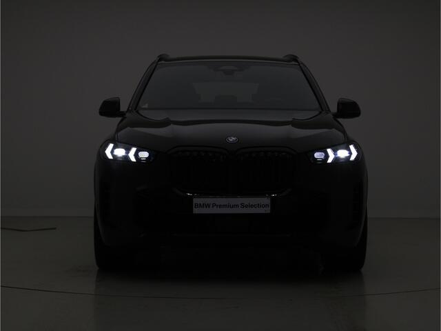 BMW X5 xDrive50e M-Sport Pro | 22'' | Soft Close | Panorama Sky Lounge | Harman Kardon | Trekhaak | Individial Leder | Comfortzetels | Carbon Int.Lijsten