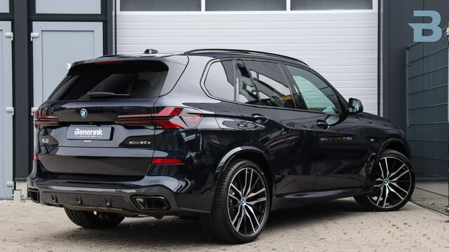 BMW X5 xDrive50e M-Sport Pro | Stoelventilatie | Head-up | Panoramadak | Soft-Close | Harman/Kardon | Trekhaak | Carbon