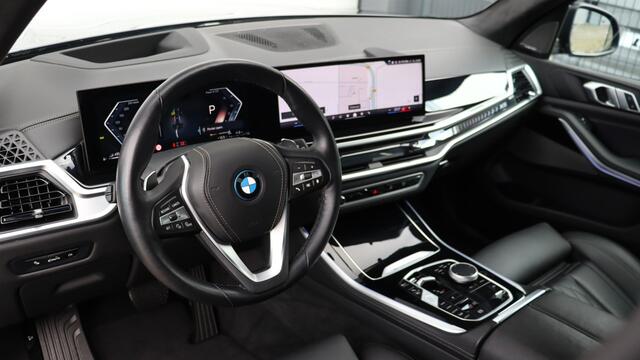 BMW X5 xDrive50e | Harman/Kardon | Panoramadak | Head-up | Trekhaak | Iconic Glow