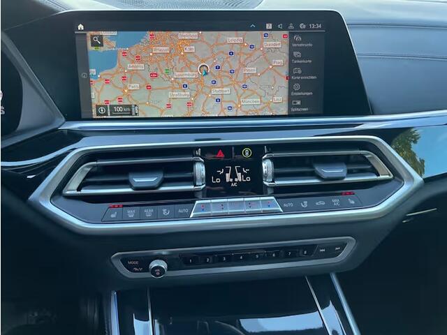 BMW X5 xDrive45e High Executive M-Sport Panoramadak Head-Up Display 22 Inch Laser Licht Trekhaak 4WD Besturing Buitenspiegels M Carbon Keyless Entry