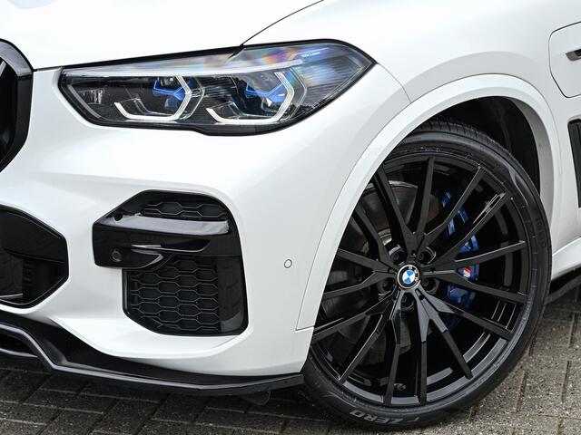 BMW X5 xDrive45e HIGH EXECUTIVE | ACTIVE CRUISE | M-SPORT PRO | LUCHTVERING | SPORTBRAKES | COMFORT ACCESS | SHADOWLINE LIGHTS | PANORAMADAK SKY LOUNGE | AMBIANCE INTERIEUR | 360 CAMERA | HEAD-UP | DAB+ | HARMAN/KARDON |