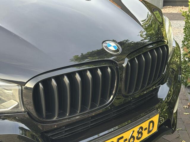 BMW X5 xDrive30d Panoramadak Cruise Clima Leer Stoelverw. 20''LM Trekhaak Grijskenteken
