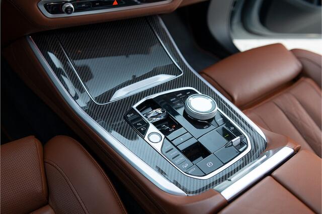 BMW X5 xDrive50e LCI M-Sport Pro ACC Pano Alcantara Hemel Massage Stoelvent. B&W Head Up 360 Kristal Trekhaak