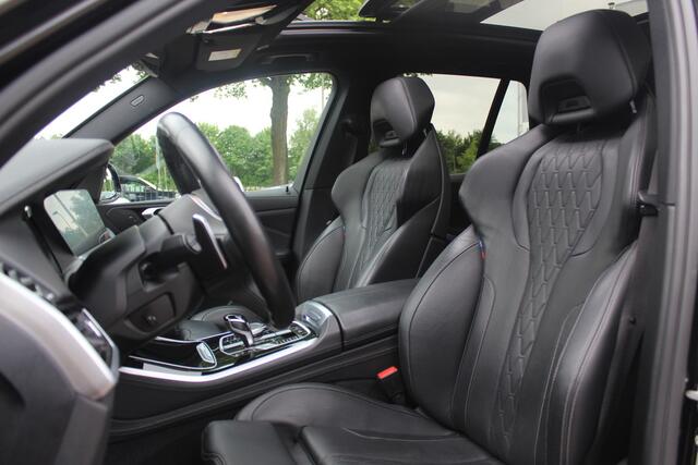 BMW X5 xDrive45e High Executive / Full option! / Trekhaak / Panoramadak / 360Camera / Head-up / Softclose / Keyless / Laser LED / Bowers & Wilkens / Skylounge / Carbon intr. / 22'' / M Kuipsportstoelen / Achterasbesturing /