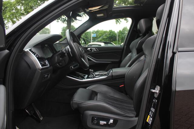 BMW X5 xDrive45e High Executive / Full option! / Trekhaak / Panoramadak / 360Camera / Head-up / Softclose / Keyless / Laser LED / Bowers & Wilkens / Skylounge / Carbon intr. / 22'' / M Kuipsportstoelen / Achterasbesturing /