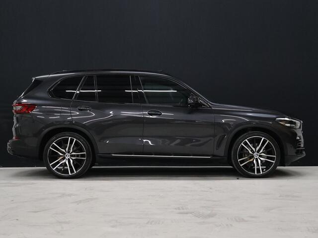 BMW X5 xDrive45e High Executive [SCHUIFKANTELDAK, TREKHAAK INKLAPBAAR, MEMORY SEATS, HARMAN/KARDON, APPLE CARPLAY, ANDROID, 360 CAMERA, HEAD-UP, STUURVERWARMING, STOELVERWARMING, ADAPTIVE CRUISE, VOL LEDER, NIEUWSTAAT]