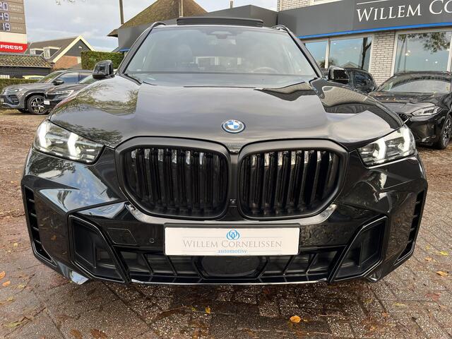 BMW X5 xDrive50e Launch Edition Skylounge B&W NL Auto Led