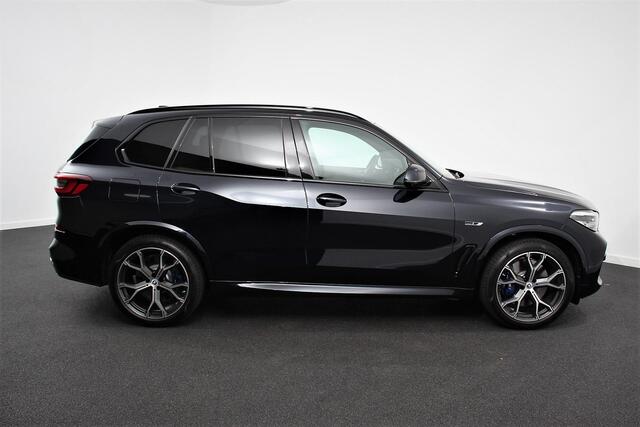 BMW X5 xDrive45e High Executive M-Sport Panorama Dak Head-Up Display Harmon Kardon 21 Inch Lichtmetalen Velgen 360* Camera