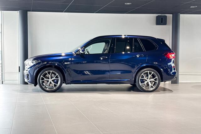 BMW X5 xDrive45e High Executive | M Sport | Glazen Panoramadak | Harman Kardon | Head-up Display | Trekhaak |