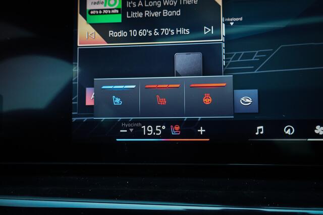 BMW X5 XDrive 50e | SKYLOUNGE | M SPORTSTOELEN | MASSAGE | STOELVERKOELING & VERWARMING | BOWERS & WILKINS | SFEERVERLICHTING | 360 CAMERA | CARPLAY | SPOILERPAKKET |