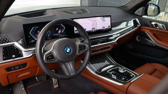 BMW X5 xDrive50e M-Sport Pro 'Citrinschwarz' | Bowers & Wilkins | Sky Lounge | Massage | Soft-Close | Head-up | Trekhaak