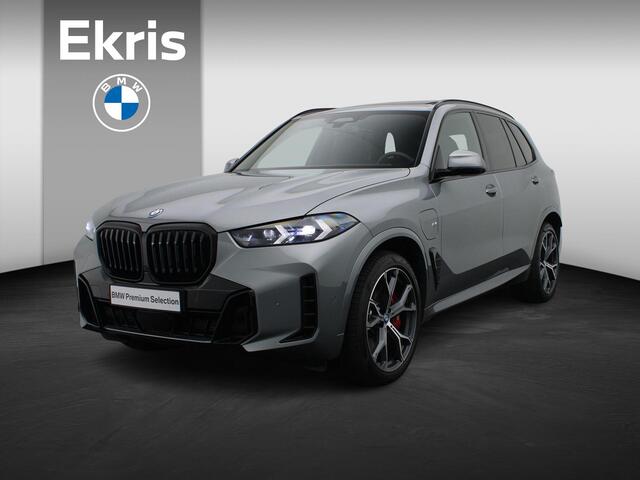 BMW X5 xDrive50e M Sportpakket Pro | Travel Pack | Innovation Pack | Comfort Pack | Adaptief onderstel met luchtvering op voor- en achteras | Trekhaak | Panoramadak | Driving Assistant Professional | Parking Assistant Professional | Harman Kardon | 21''