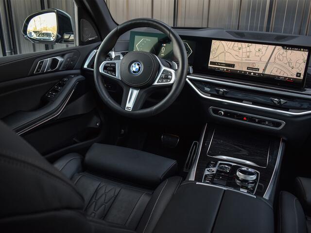 BMW X5 xDrive50e | M-SPORT BRAKE | COMFORT ACCESS | SOFT CLOSE | TREKHAAK | SHADOW-LINE | PANORAMADAK | STOEL VENTILATIE | AMBIANCE AIR | AMBIANCE LIGHT | ADAPTIVE LED | ACTIVE CRUISE | 360 CAMERA | DAB+ | HARMAN/KARDON | GESTURE CONTROL |