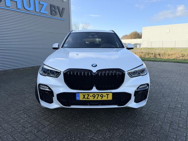 BMW X5 xDrive40i High Executive M-Sport Skylounge Panoramadak Trekhaak 22 Inch Laser Licht Harman-Kardon Keyless Entry 4WD Besturing Head-Up Display Luchtvering