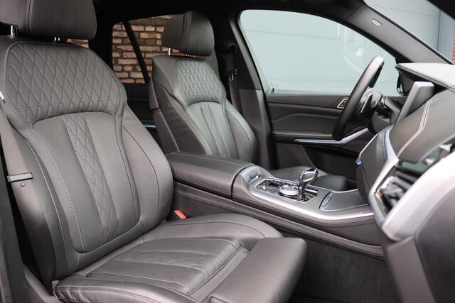 BMW X5 xDrive45e M-Sport High Executive | Luchtvering | Massage | Sky Lounge | Stoelventilatie | Memory | Soft-Close | Surround Camera | Harman/Kardon | Achterbank Verwarmd |