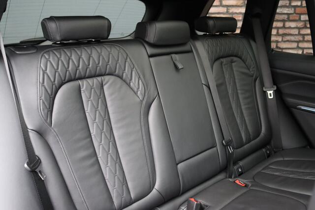 BMW X5 xDrive45e M-Sport High Executive | Luchtvering | Massage | Sky Lounge | Stoelventilatie | Memory | Soft-Close | Surround Camera | Harman/Kardon | Achterbank Verwarmd |