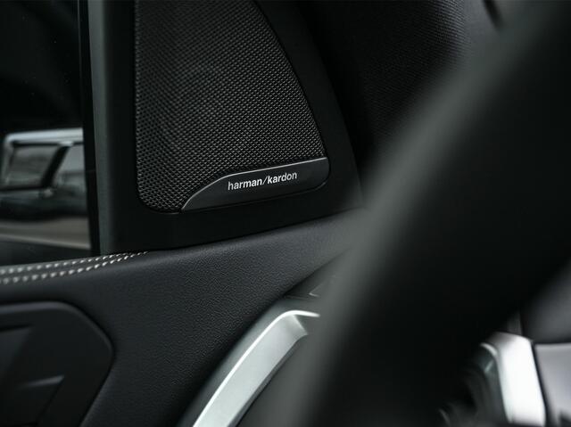 BMW X5 xDRIVE 50e | M-SPORT PRO | SKY LOUNGE | ICONIC GLOW | SHADOW LINE | COMFORT ACCESS | LUCHTVERING | ACTIVE CRUISE | MEMORY SEATS | HEAD-UP | 360 CAMERA | HARMAN/KARDON | STUUR- EN STOELVERWARMING | AMBIANCE | ACHTERBANK VERWARMD | EL. TREKHAAK