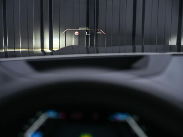 BMW X5 xDRIVE 50e | M-SPORT PRO | SKY LOUNGE | ICONIC GLOW | SHADOW LINE | COMFORT ACCESS | LUCHTVERING | ACTIVE CRUISE | MEMORY SEATS | HEAD-UP | 360 CAMERA | HARMAN/KARDON | STUUR- EN STOELVERWARMING | AMBIANCE | ACHTERBANK VERWARMD | EL. TREKHAAK