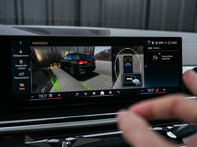 BMW X5 xDRIVE 50e | M-SPORT PRO | SKY LOUNGE | ICONIC GLOW | SHADOW LINE | COMFORT ACCESS | LUCHTVERING | ACTIVE CRUISE | MEMORY SEATS | HEAD-UP | 360 CAMERA | HARMAN/KARDON | STUUR- EN STOELVERWARMING | AMBIANCE | ACHTERBANK VERWARMD | EL. TREKHAAK