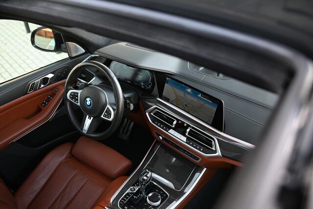 BMW X5 xDrive45e High Executive M Sport Automaat / Bowers & Wilkins / Sky lounge Panoramadak / Carbon inleg / 360 camera / 22"LM-velgen / Driving Assistant Professional / Laserlight / Head-Up / Parking Assistant Plus