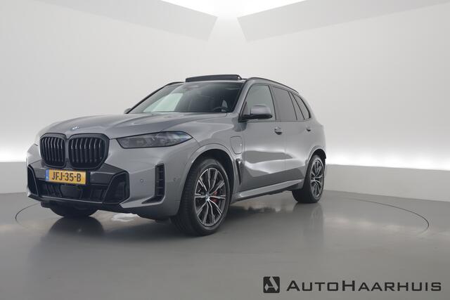 BMW X5 xDrive50e M Sport Pro | Iconic Glow | | Pano | Soft Close | HUD | Luchtvering | Harman Kardon | Elek. Trekhaak |