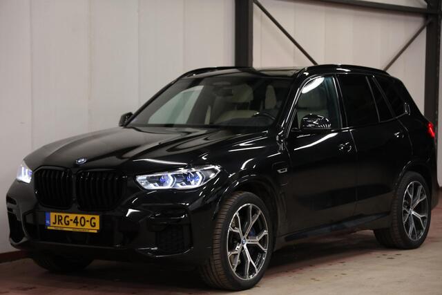 BMW X5 xDrive45e PANORAMA SKY LOUNGE TREKHAAK MASSAGE