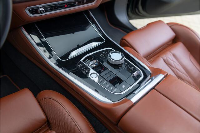 BMW X5 xDrive50e LCI M-sport Pro ACC Pano M Seats Alcantara Hemel Massage Stoelvent. Luchtvering Skyloun, Head Up 360 Kristal HarmanK Trekhaak