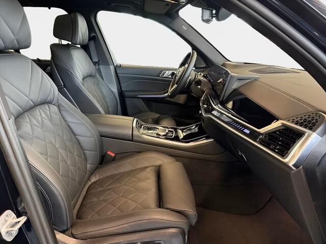 BMW X5 M60i xDrive M Sport 530 PK V8 ACC HEAD-UP PANORAMADAK STOELKOELING MASSAGE LUCHTVERING TREKHAAK