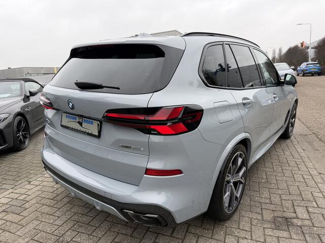 BMW X5 xDrive50e M Sport Pro Skylounge | Comfort Stoel | Brooklyn | Softclose | Iconic Glow