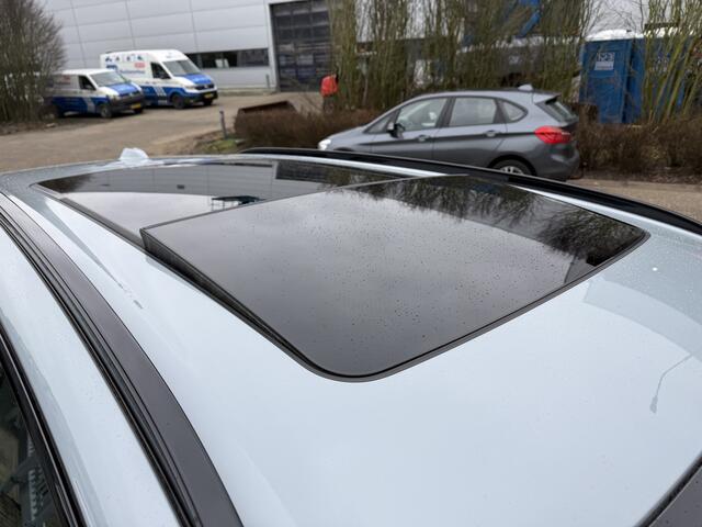 BMW X5 xDrive50e M Sport Pro Skylounge | Comfort Stoel | Brooklyn | Softclose | Iconic Glow