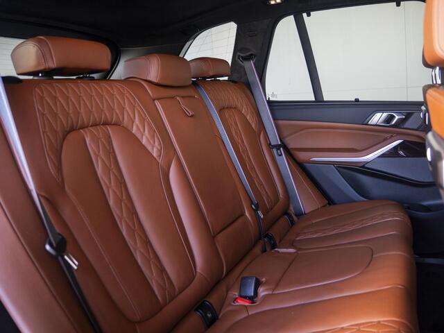 BMW X5 xDrive50e | M Sportpakket Pro | Innovation Pack | Alcantara Hemel | Panoramadak | Harman Kardon | Comfort Access | Soft-Close | Stoelventilatie | Massagefunctie | Trekhaak