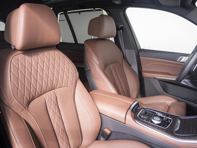 BMW X5 xDrive50e | M Sportpakket Pro | Innovation Pack | Comfort Access | Soft-Close | Sky Lounge | Stoelventilatie | Bowers & Wilkins | 22'' | Trekhaak