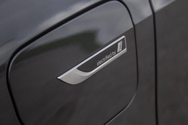 BMW X5 xDrive45e CARPLAY / CAMERA / DEALER ONDERHOUDEN / BRUIN LEER / STOELVERWARMING