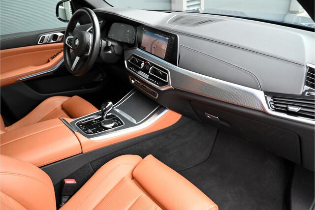 BMW X5 xDrive45e M-SPORT / HEAD UP DISPLAY / LEDER / MEMORY / CAMERA / ACC / STOELVERWARMING / 22"