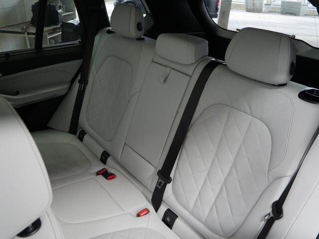 BMW X5 xDrive50e M-Sport | Panorama | Trekhaak | Autobahnassistent | Comfortzetels Harman Kardon | Soft Close