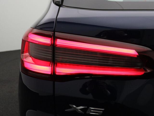 BMW X5 xDrive45e High Executive | M Sportpakket | Safety Pack | BMW Personal CoPilot Pack | Integral Active Steering | Trekhaak | Panoramadak | Driving Assistant Professional | Harman Kardon | 21''