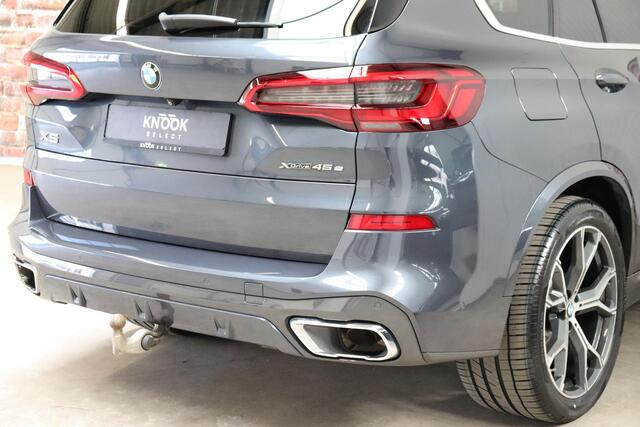 BMW X5 xDrive45e High Executive M Sport Pakket Automaat / Live Cockpit Professional / Panoramadak / Trekhaak / Active Steering / Luchtvering / Exklusiv Leder Nappa / Stoelmassage / Head-Up Display / 21 Inch / Harman Kardon / Driving Assistant / Adaptieve LED-kop