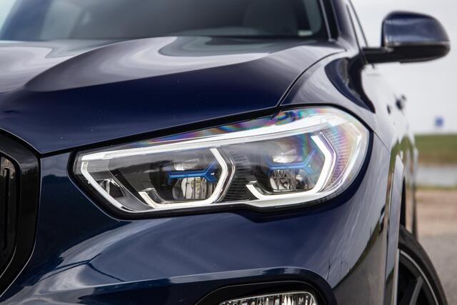 BMW X5 xDrive45e High Executive SKYLOUNGE / LASER / 4WIELSTURING / DIMAND POOK / LEDER / MAXTON / M PAKKET