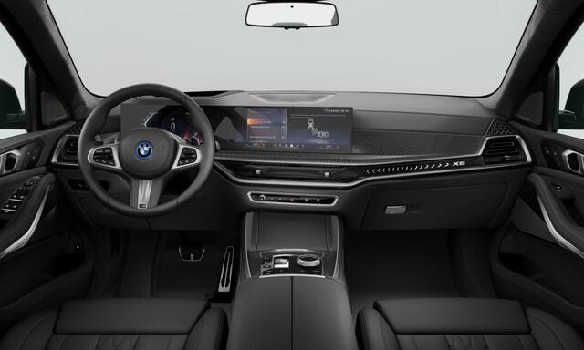 BMW X5 xDrive50e | M Sportpakket Pro | Panoramadak | Trekhaak | Harman Kardon | Soft-close | Iconic Glow