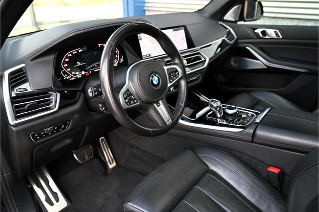 BMW X5 xDrive40i M-SPORT / PANO / BOWERS & WILKINS / LASER / SOFTCLOSE / HUD / COMFORTSTOELEN / TREKHAAK / 22"