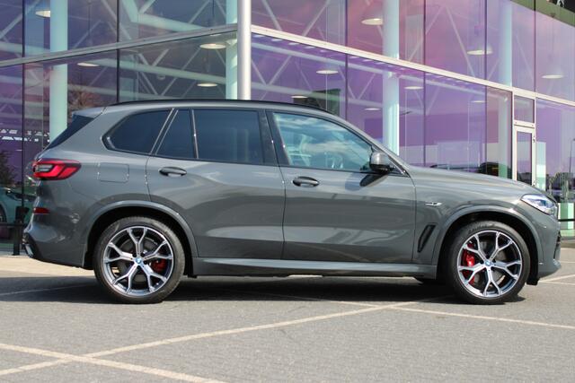 BMW X5 xDrive45e High Executive M Sport Automaat / Trekhaak / Panoramadak / Comfortstoelen / Comfort Access / Adaptieve LED / Parking Assistant Plus