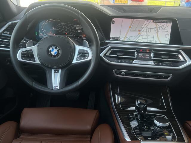 BMW X5 xDrive30d High Executive X-Line Luchtvering Tartufo Individual leder Trekhaak 3500 kg Panoramadak Laser Koplampen Head-Up Display Harman Kardon Audio Rondzicht Camera Vol Opties Lage Kilometerstand