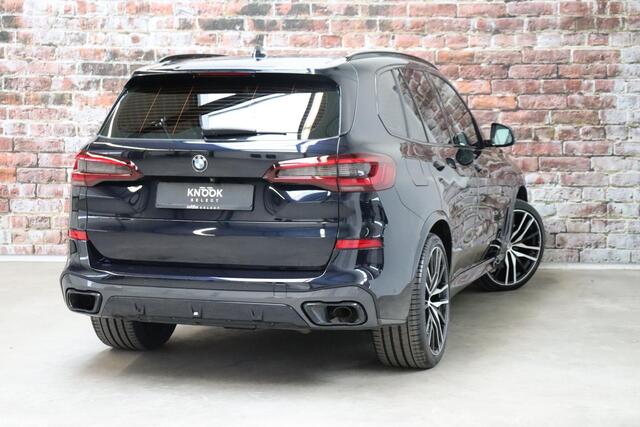 BMW X5 xDrive45e High Executive M Sport Pakket Automaat / Live Cockpit Professional / Head-Up Display / Driving Assistant Professional / Warmtecomfortpakket / Stoelventilatie / Luchtvering / 22 Inch / Panoramadak / M Sportremsysteem / Adaptieve LED-koplamp / Com