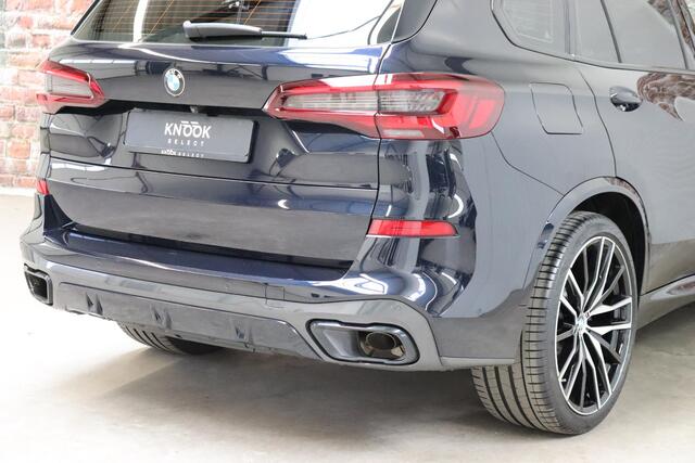 BMW X5 xDrive45e High Executive M Sport Pakket Automaat / Live Cockpit Professional / Head-Up Display / Driving Assistant Professional / Warmtecomfortpakket / Stoelventilatie / Luchtvering / 22 Inch / Panoramadak / M Sportremsysteem / Adaptieve LED-koplamp / Com